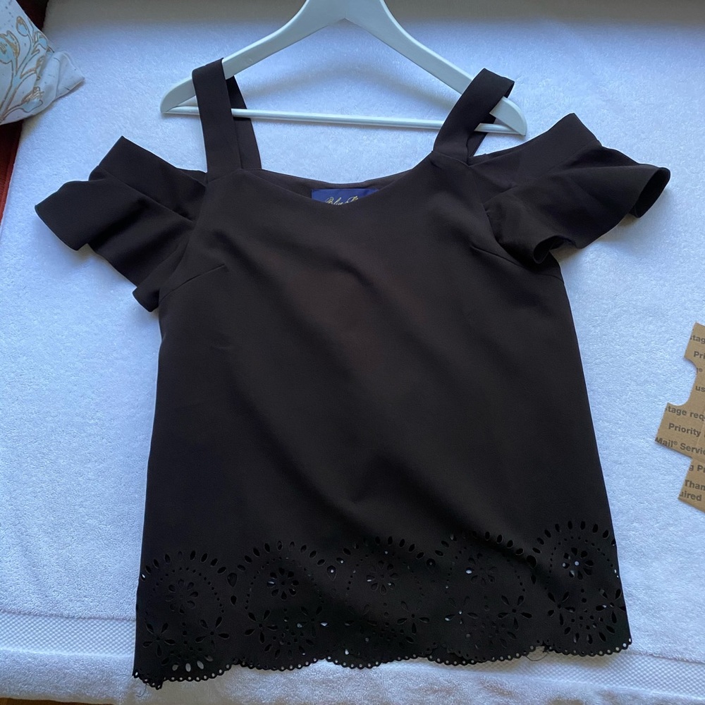 Off the Shoulder Floral Cutout Top